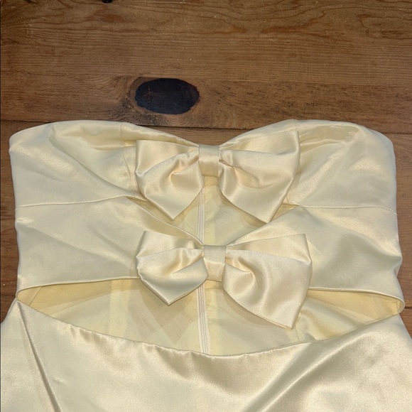 Peppermayo Exclusive - Girl Crush Bow Mini Dress  yellow size 6 - Picture 9 of 11